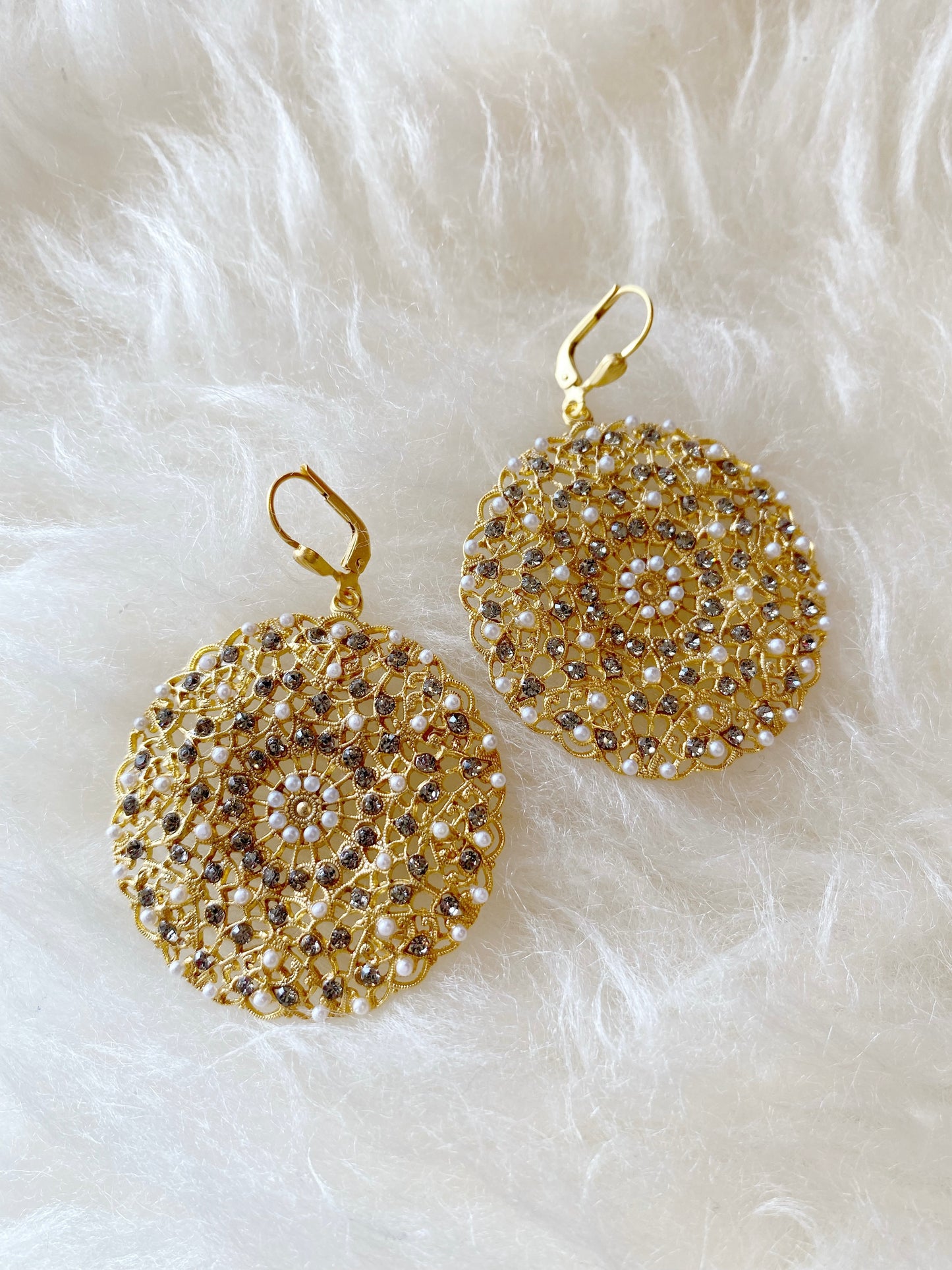 9702BG Large Round Filagree