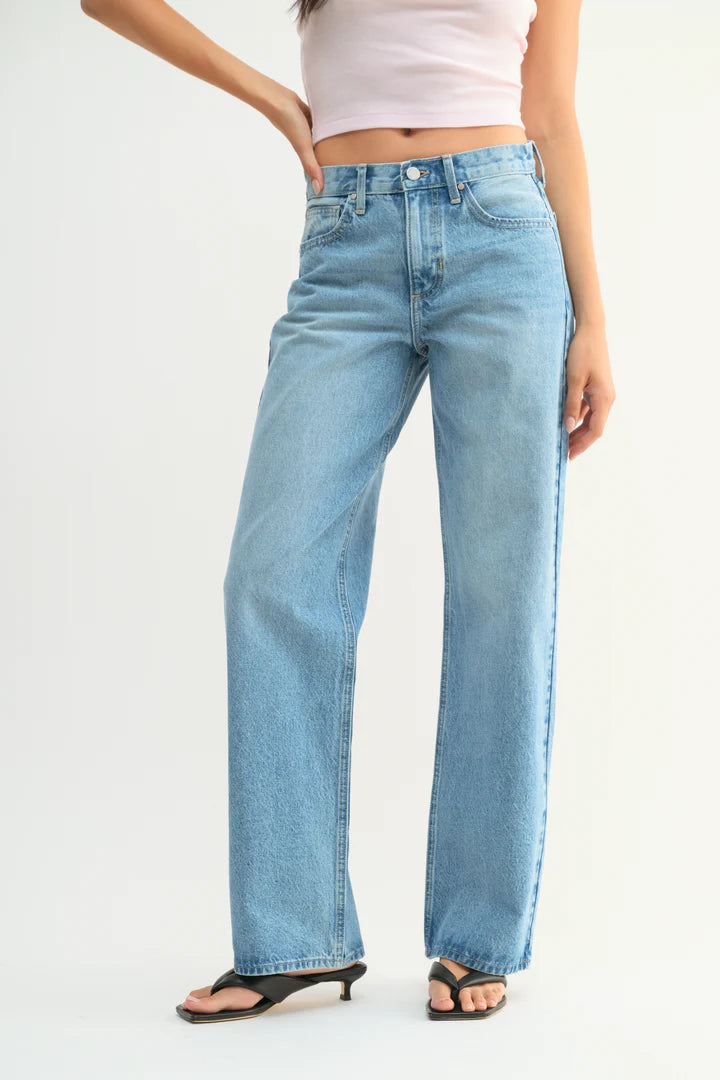 Relaxed Straight Leg Jean