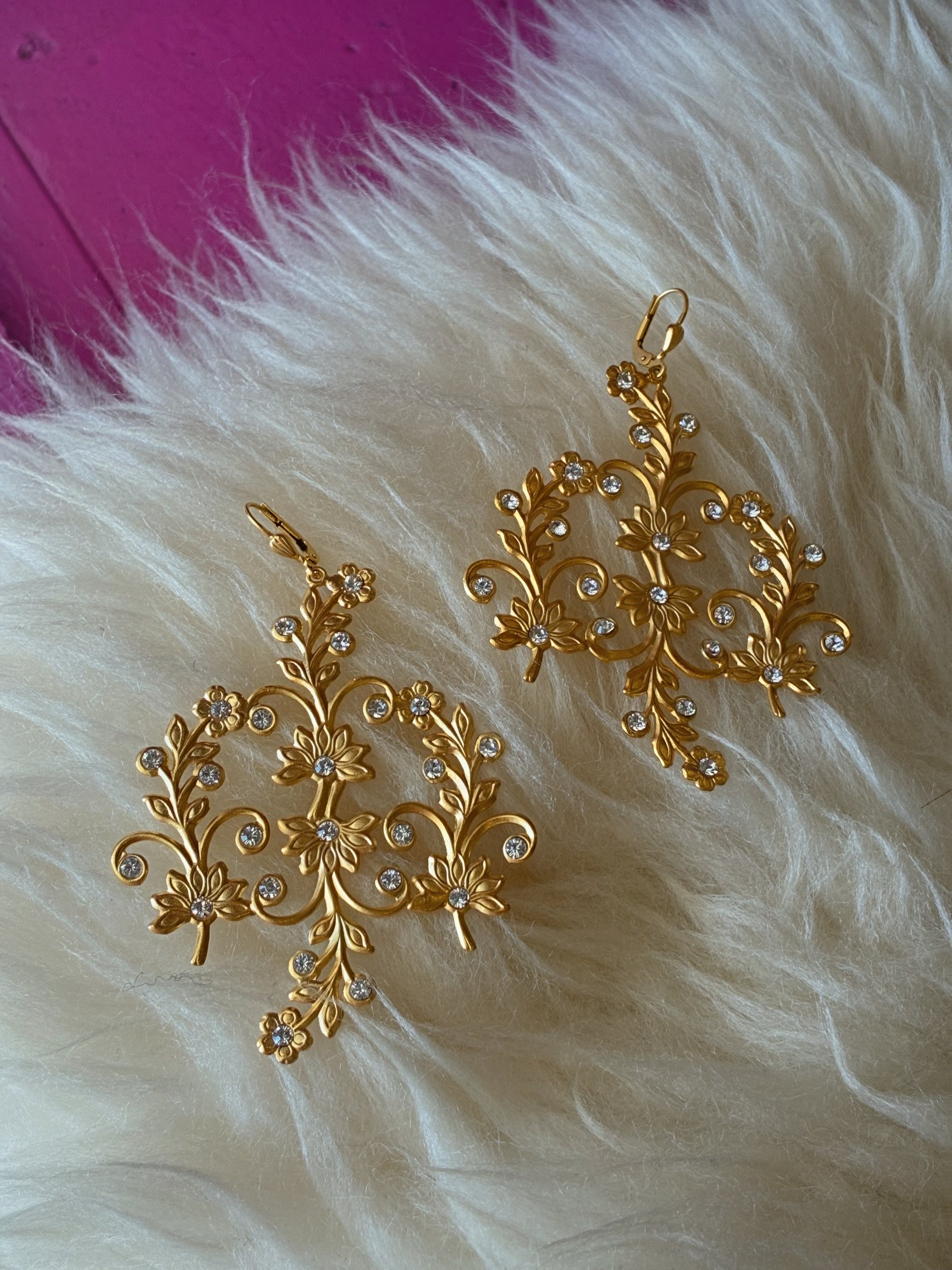 9668G Large Filagree Earring