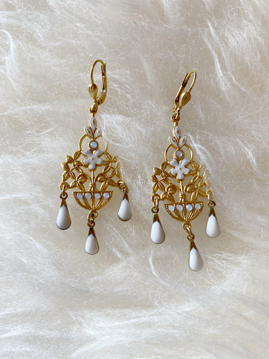 9439G White Enamel Earring