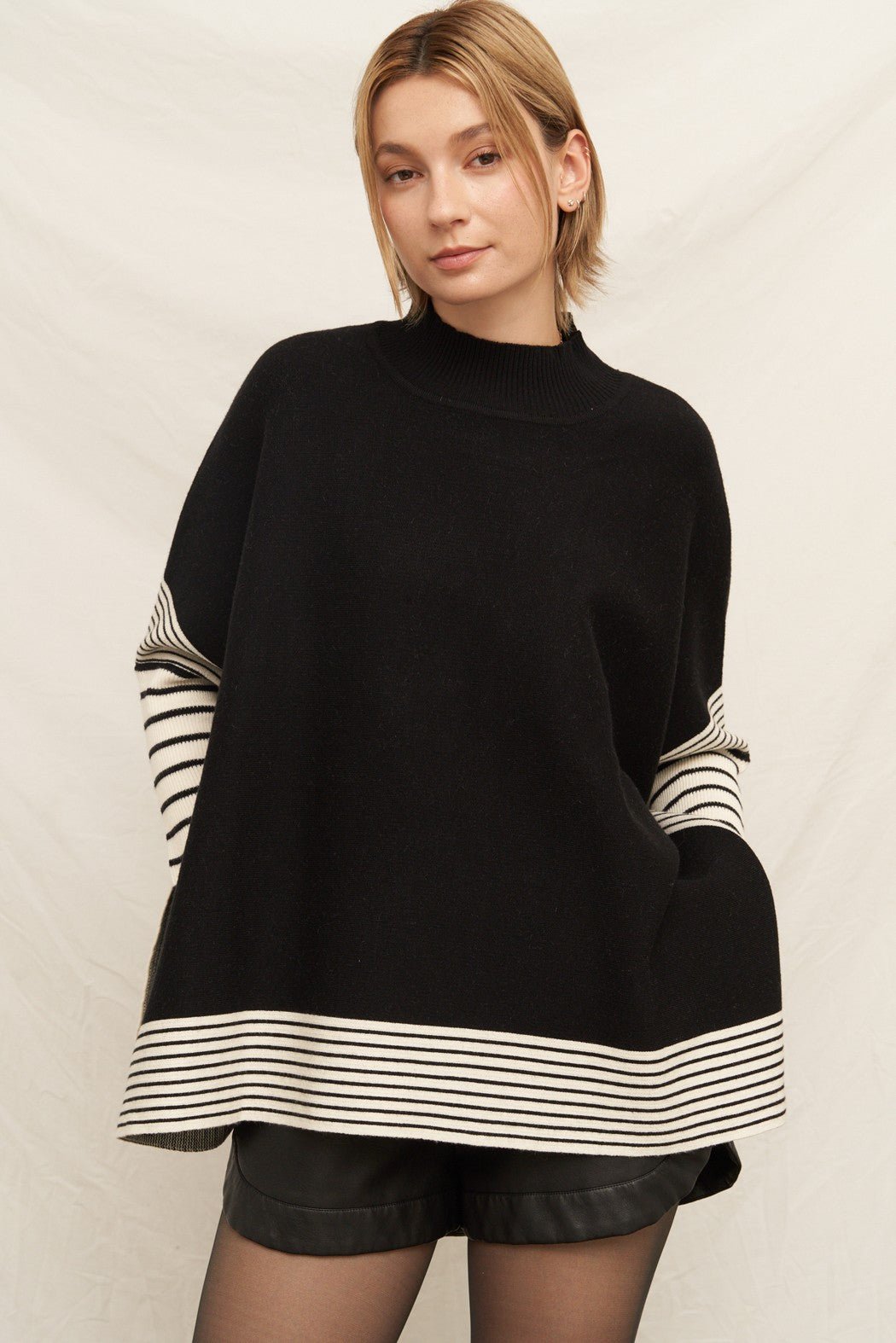 Kennedy Cape Sweater - Polkadots & Moonbeams LAPolkadots & MoonbeamsBLACK/WHITEOne sizeKennedy Cape Sweater