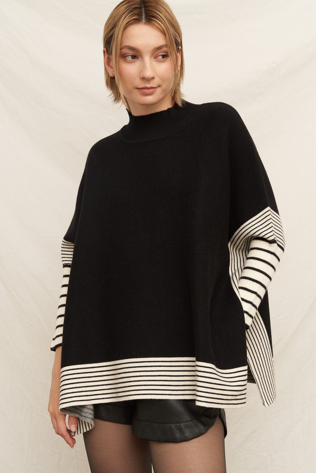 Kennedy Cape Sweater - Polkadots & Moonbeams LAPolkadots & MoonbeamsBLACK/WHITEOne sizeKennedy Cape Sweater