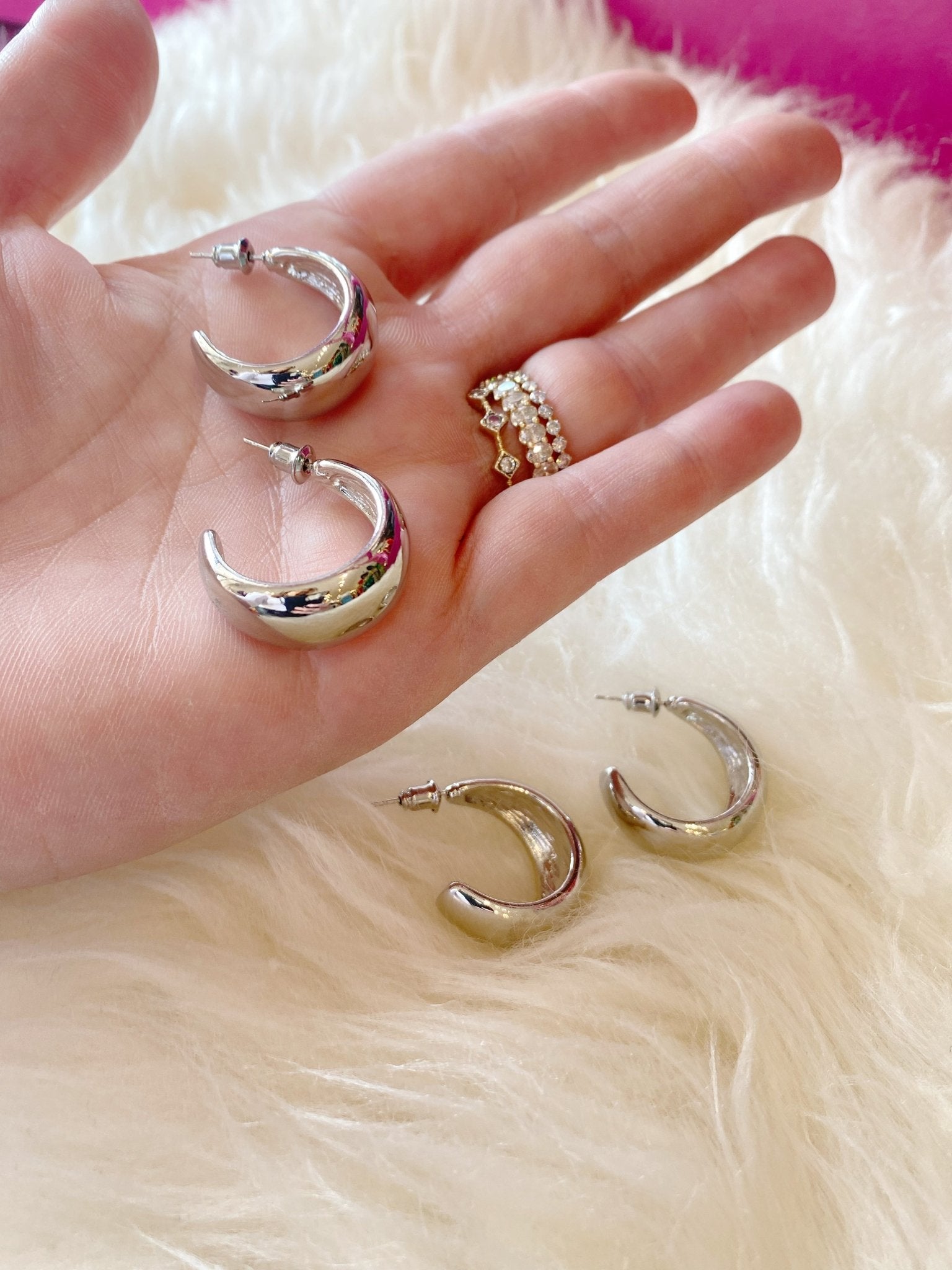 Shibuya Silver Hoop - Polkadots & Moonbeams LAPolkadots & MoonbeamsMEDIUMShibuya Silver Hoop