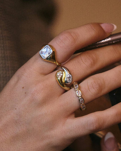The Bianco Nero Interlock Ring - Polkadots & Moonbeams LALuv AJSP26-R-BNIR-TT-66The Bianco Nero Interlock Ring